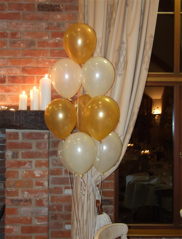Gold and Cream Table Decorations